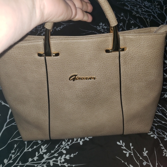 Giovana Great condition purse never used large - Picture 6 of 7